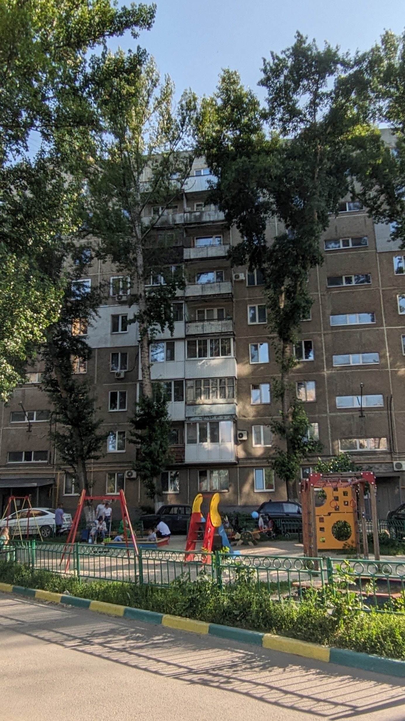 Продажа. 3-ком. квартира. Саратов,   пр-т Строителей, 2