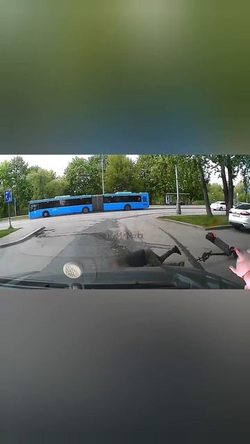 ещё, чем-то не доволен 😂