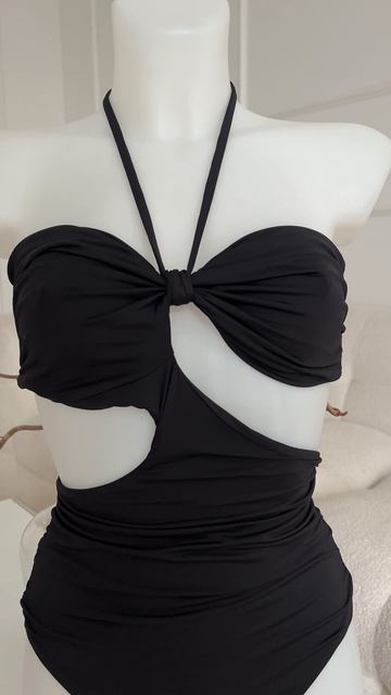 Yves black