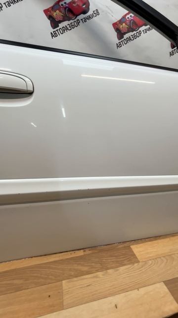 F966 Передняя правая дверь