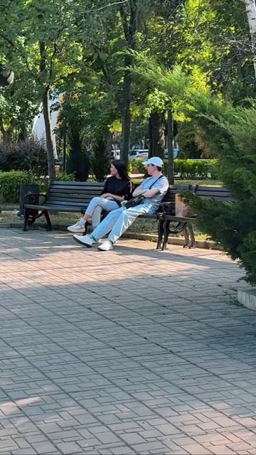 Вайб Донецка — в каждом кадре: люди, улицы, спокойствие и своя особая атмосфера.
Красивые моменты,