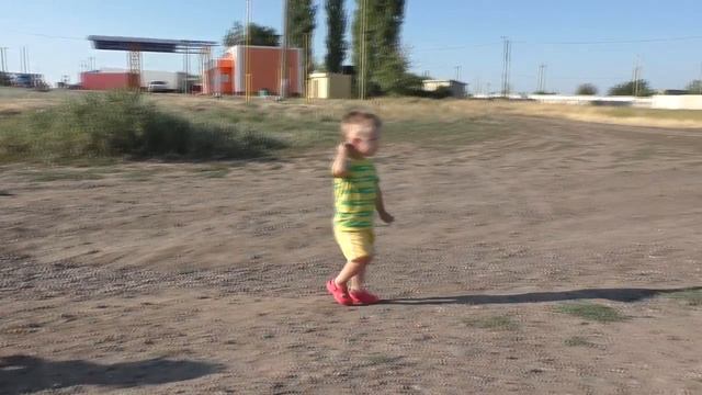 Рома и Диана ★ Едем на Море в машине Остановки Первое купание To the sea on the car