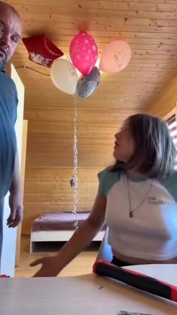 У папы похоже немцы все забыл и разбил свой телефон