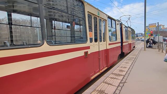 Невероятно, но это 5007, по 47 трамваю у Удельного парка в