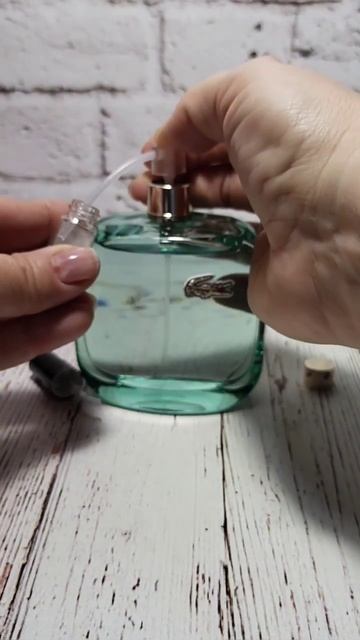 Делюсь LACOSTE - L.12.12 POUR ELLE NATURAL edt   - 100 руб за 1 мл