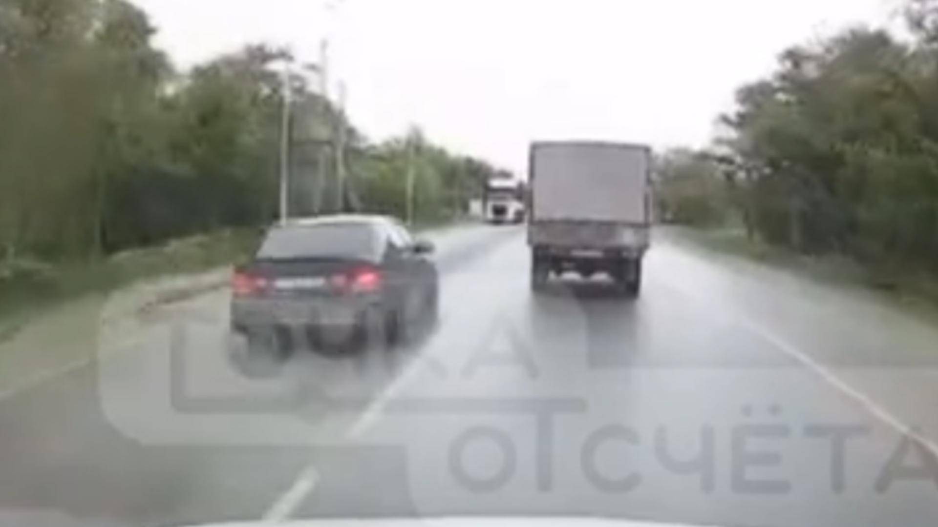 как сахалинец смог избежать лобового ДТП с фурой