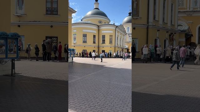 Освящение нательной иконы Матроны Московской в Покровском ставропигиальном монастыре.⠀