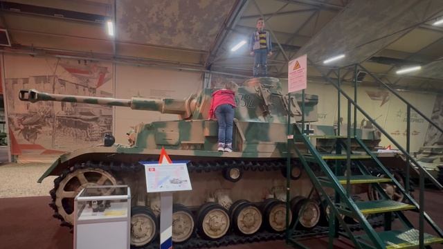 Танки в парке патриот. Военная техника. Королевская двойня. Близнецы. Торопыжки. Обзор. Челлендж.