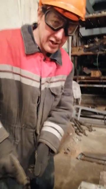 Вот как как правильно пользоваться болгаркой