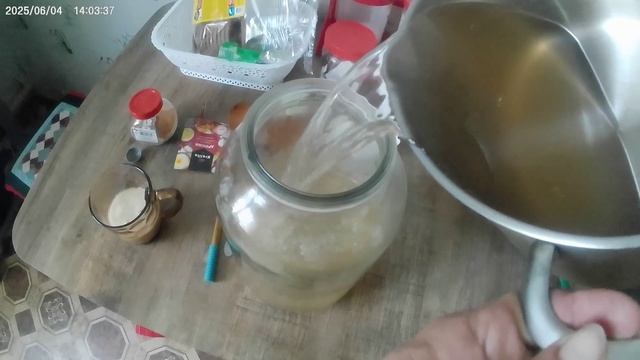 Необычный квас на яблоках.