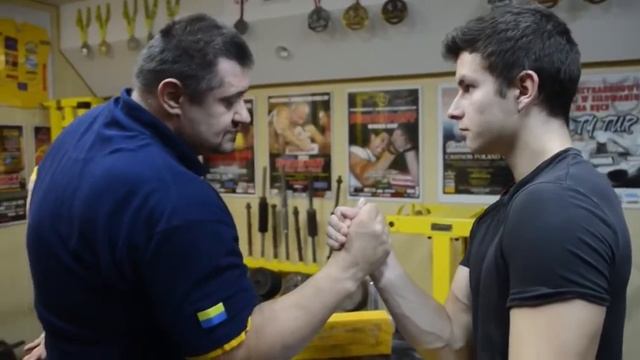 Как победить любого в борьбе на руках  Совет от гуру ар