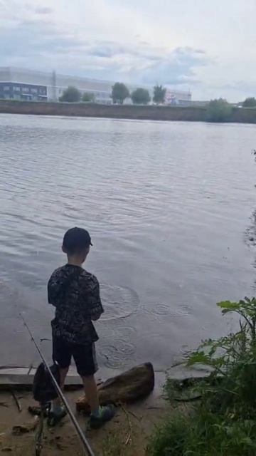 Сорвался крокодил, прямо на рыбалке. #рыбалка