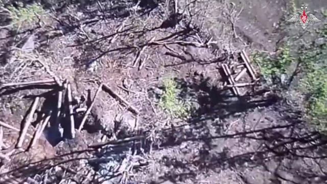 Боевая работа операторов FPV-дронов в зоне спецоперации