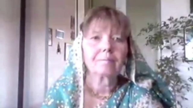 Чем молитва отличается от мантры.
Вринда-Лата дд и Сумати дд