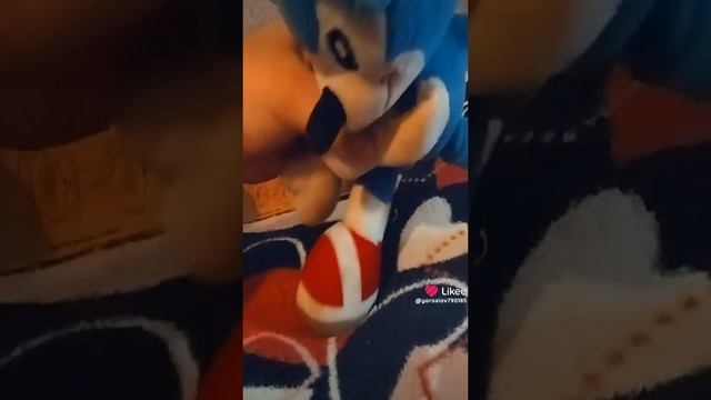 у меня что случилось Соник shadow смотрю что-то не так много времени