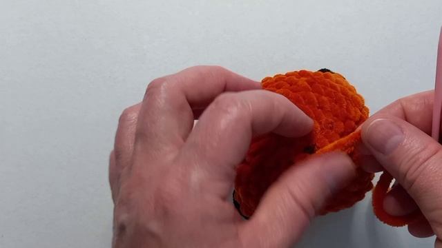 как закрыть отверстие в конце вязания игрушки крючком