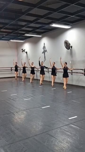 Клип @dancee_biz