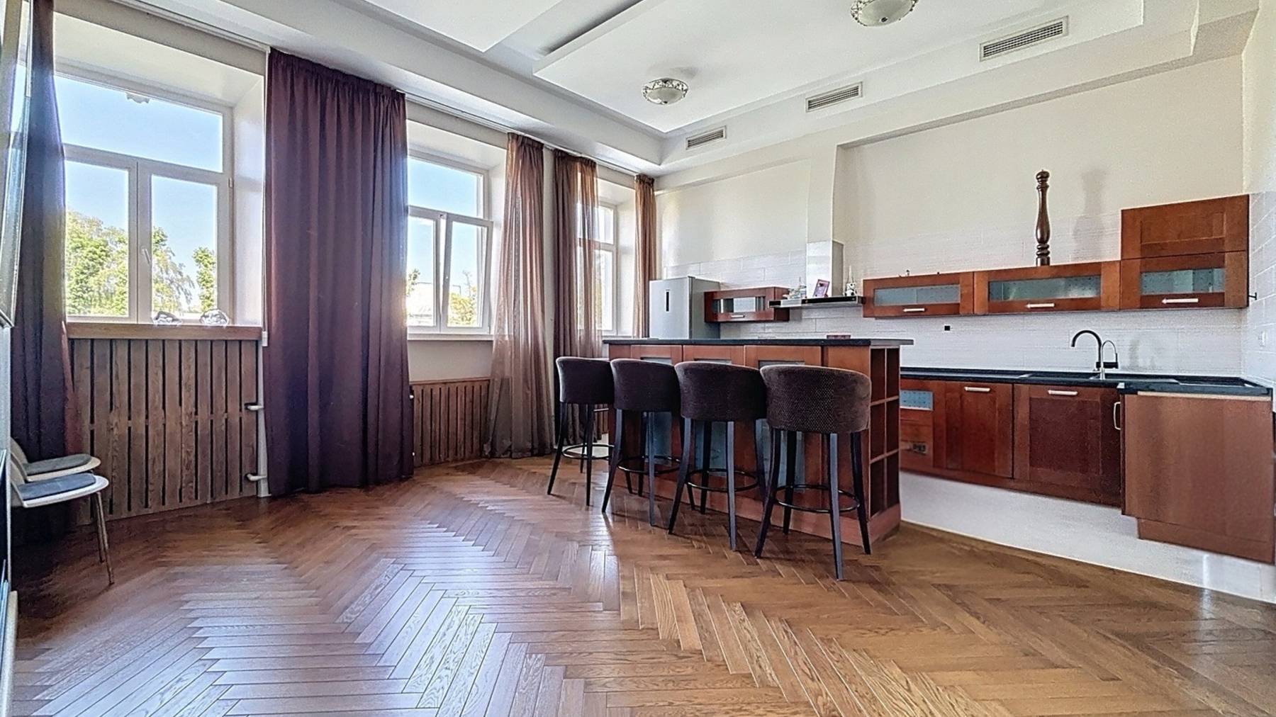 Отличная трехуровневая квартира в аренду (ID 34976)