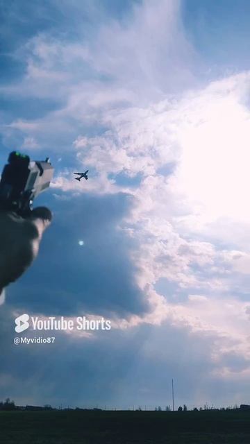 Сбил самолет с пистолета. rc hobby.