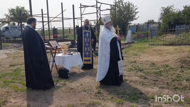 Освящение места под строительство поминальной часовни в селе Мичурино.