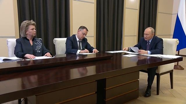 российский🇷🇺 лидер владимир владимирович путин. призвал очистить русский язык