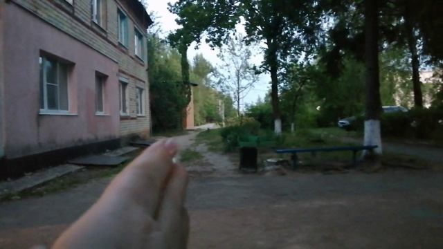 05-06-2025 четверг 22 часов вечер на лавочке и лалала