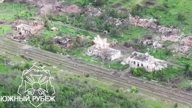 Артиллерийский расчёт 2А65 группировки "Юг" приказал долго жить ПВД ВСУ на ж/д станции Дылеевка