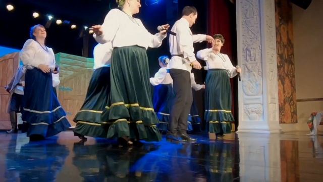 ЕДУТ КАЗАКИ - ЛАЗУРИЦА