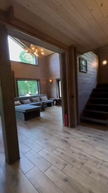 Дом из бруса изнутри — тепло, уют и запах дерева #брус #строительсводома #самостройщик #стройка