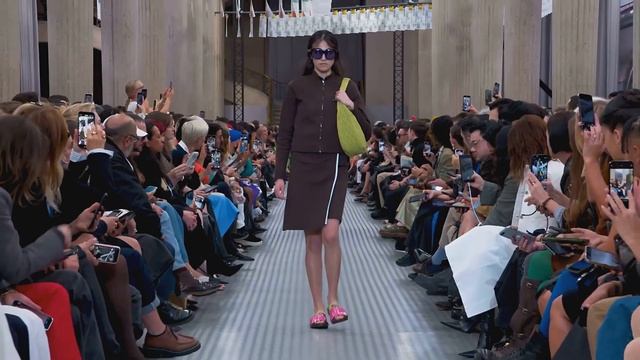 Miu Miu Париж мода Весна Лето 2025 | Одежда и аксессуары
