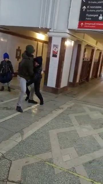 Встреча старых борцов на ЖД вокзале. Орёл