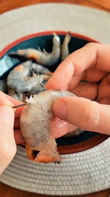 А вы удаляете кишки из КРЕВЕТКИ до приготовления?