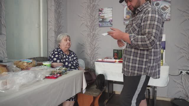 ПОЛУЧИЛА ПЕНСИЮ ЗА ИЮНЬ ЗАЕХАЛА В ПРОДУКТОВЫЙ МАГАЗИН И ВСЮ ПОТРАТИЛА НА ПРОДУКТЫ ДЕНЕГ НЕ ХВАТИЛО
