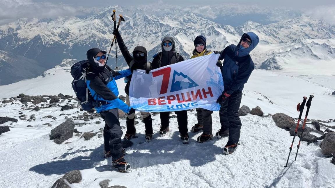 Кака группа Клуба 7 Вершин «Ю.» поднялась на Скалы Пастухова