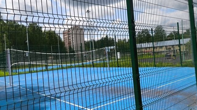 Smit41 прогулка по спортивной площадке