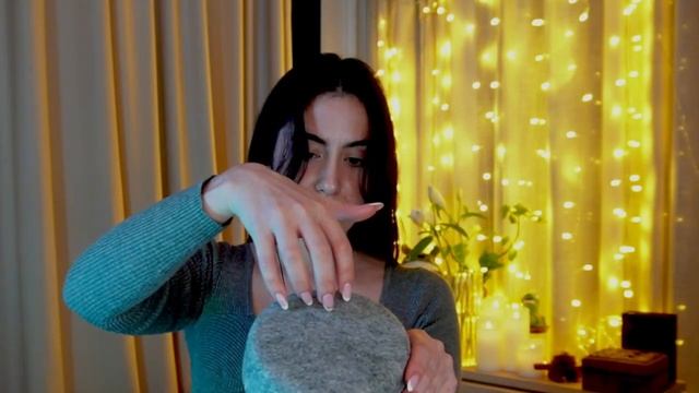 Ivy Heals ASMR. Близкий шёпот, медленные движения рук, звуки рта, расслабляющий АСМР.