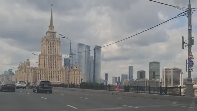 Поездка сквозь символы. Москва. 4 июля