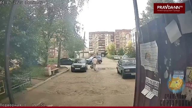 Мужчина на Сортировке стреляет по собакам