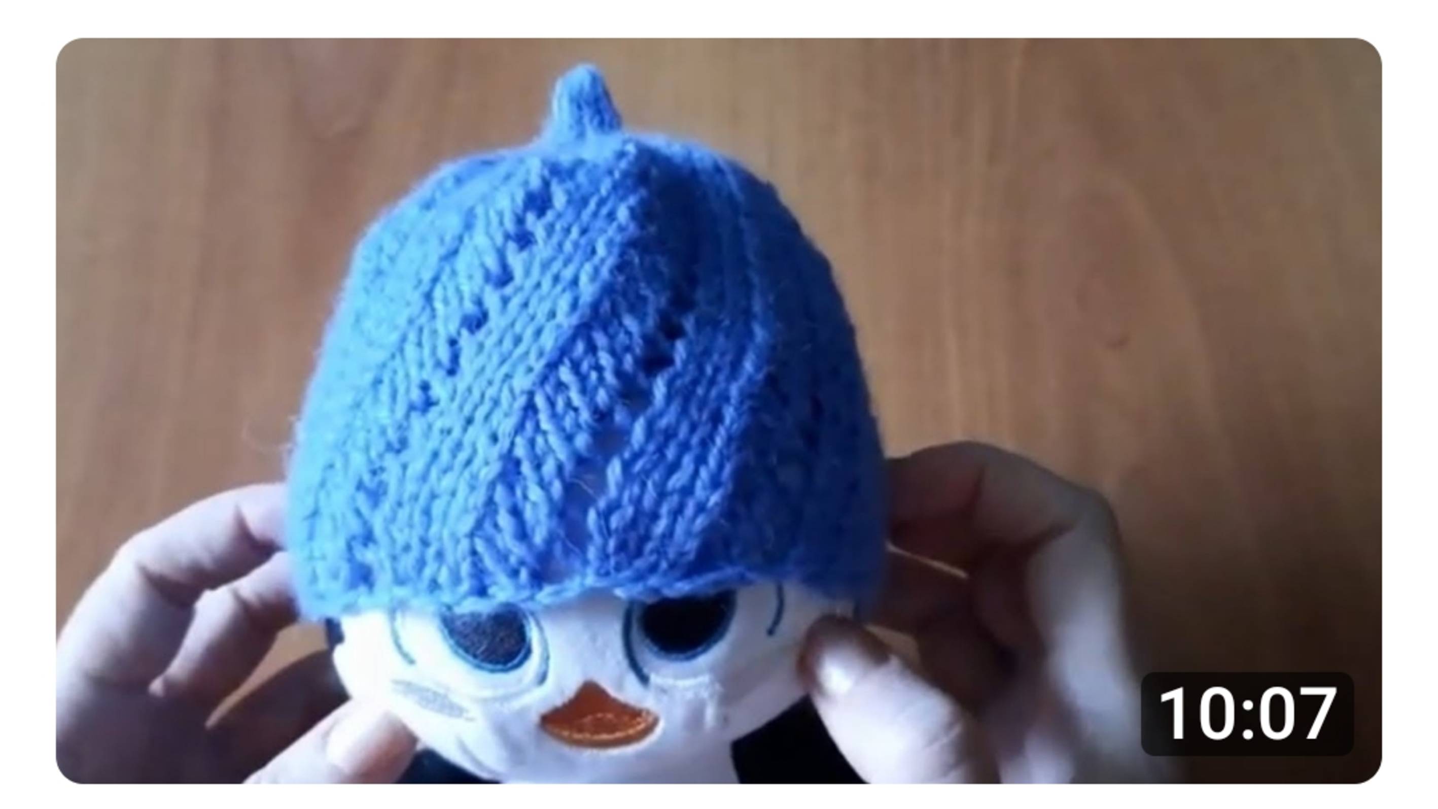 ДЕТСКАЯ ШАПОЧКА - ЛУКОВКА ДЛЯ ТОРОПЫЖКИ (Клуб 28 петель)__ Children's hat with knitting needles.