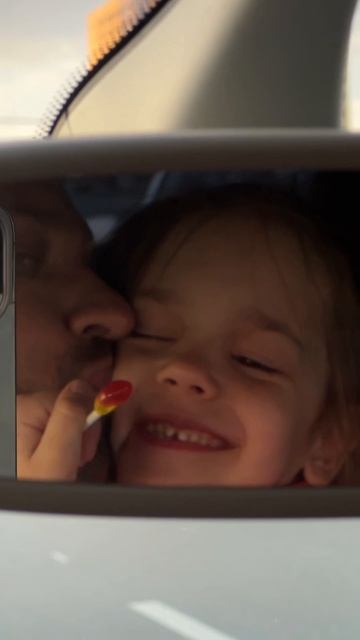 Папина дочка
#воспитаниедетей #дети #семья