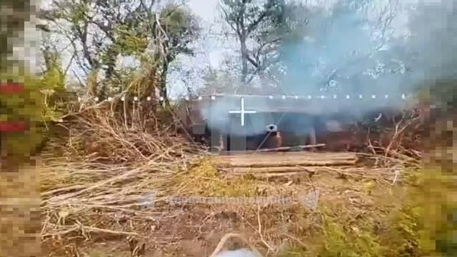 🔥 Уничтожение FPV-дронами вражеской 122-мм САУ 2С1 «Гвоздика», автомобиля и ретранслятора ВСУ около