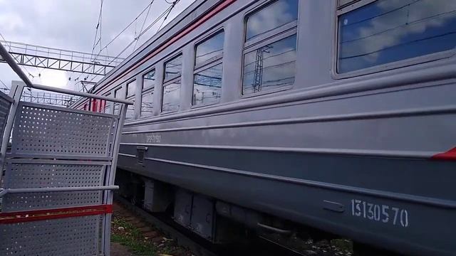 ЭЛЕКТРОПОЕЗД ЭР2Р-7015 Прибывает на станцию Орехово-Зуево