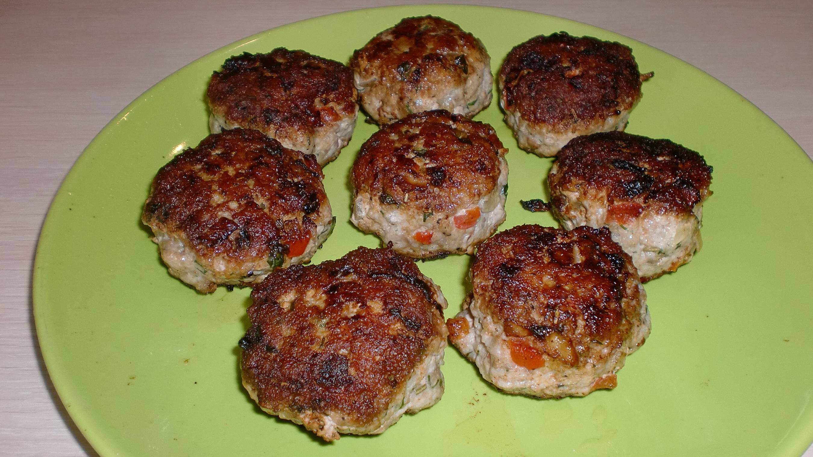 Пикантные котлеты с лимоном и перцем