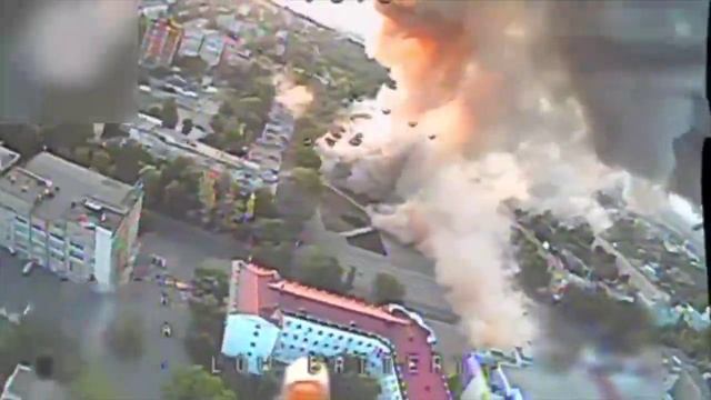 Заход сразу трех ФАБ с УМПК по Херсонской ОВА в объективе FPV дрона ВС России