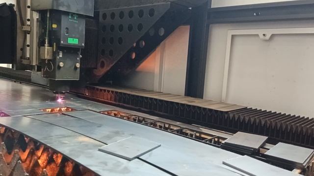 Лазерная резка листового металла
