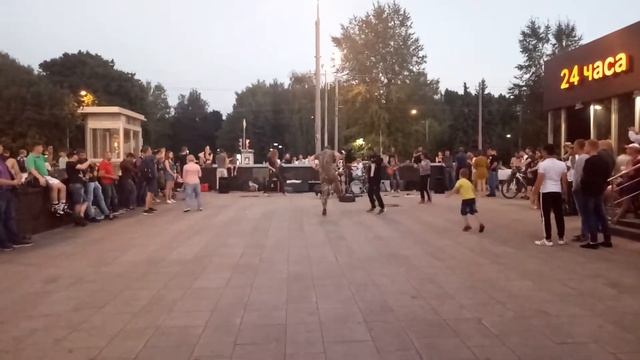 Мэджик пипл Кавер Ленинград у метро партизанская.