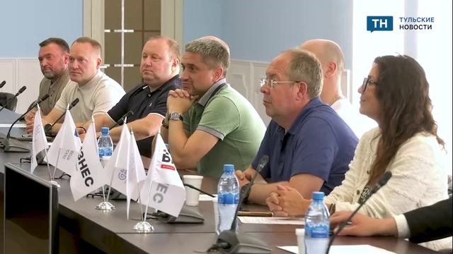 Председатель тульского отделения Деловой России Андрей Мазов поприветствовал уральскую делегацию