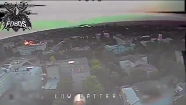 Кадры прилета ФАБ с УМПК по зданию Херсонской областной администрации.