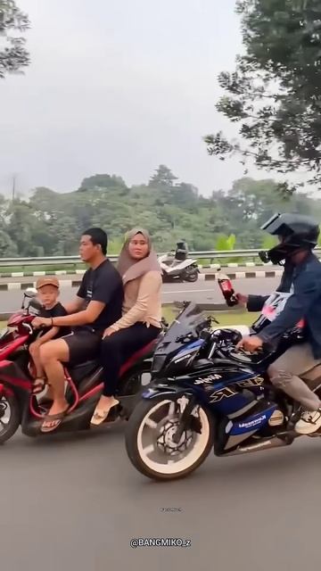 so kind biker help people #shortsvideo