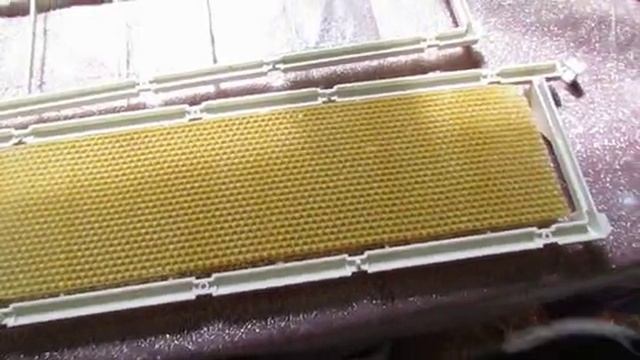 новый тип рамок под сотовый мед и центробежный на замену обычных рамок из дерева, 5.06.2025